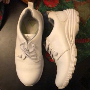 Align nursing shoes